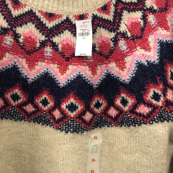 Woman’s Sweater - Picture 2 of 3